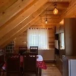 Bed & Breakfast Shtepi Druri Arber *