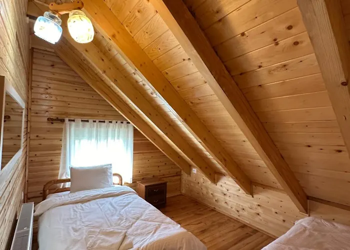 Shtepi Druri Arber * Voskopojë