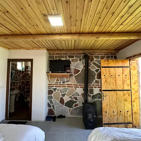 Shtepi Druri Arber Voskopojë