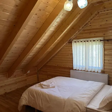 Shtepi Druri Arber Voskopojë