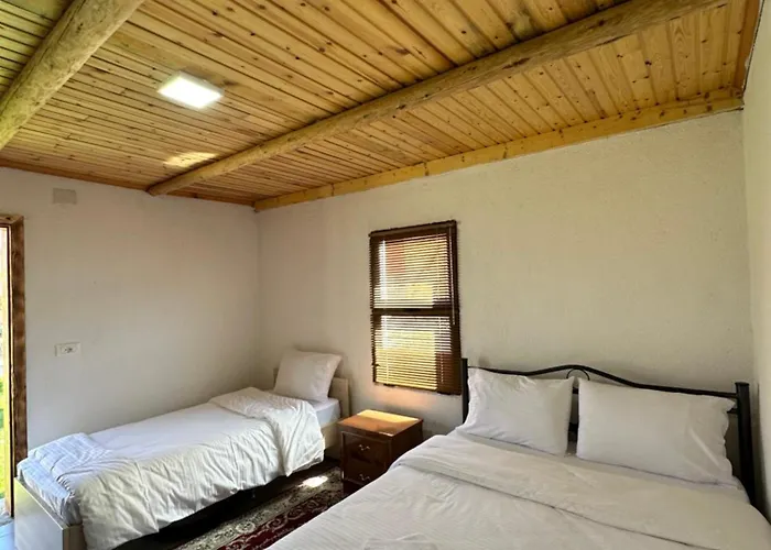 Shtepi Druri Arber * Voskopojë