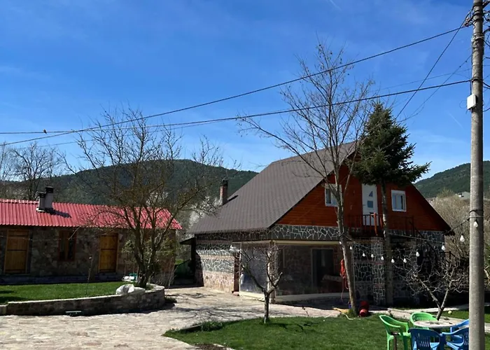 Bed & Breakfast Shtepi Druri Arber