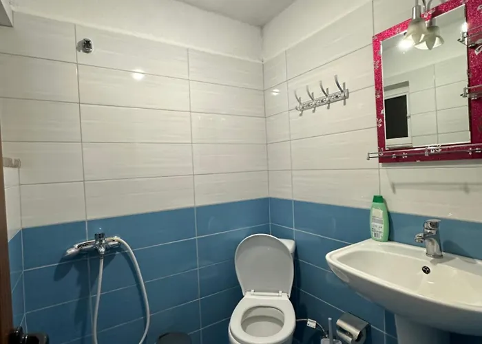 Bed & Breakfast Shtepi Druri Arber *